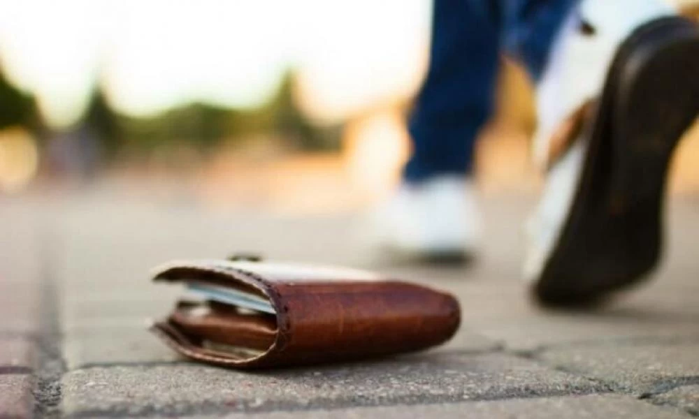 Αγρίνιο: Οδηγοί ταξί βρήκαν πορτοφόλι με 3.500 ευρώ και το παρέδωσαν